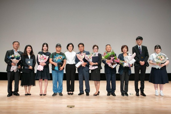 ‘2019 행복충만 한마음 행사’ 수상식(사진제공-북구청)