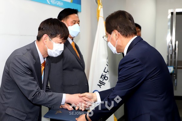 유공자 표창(세종특별자치시장상) - 신재만 승무사원