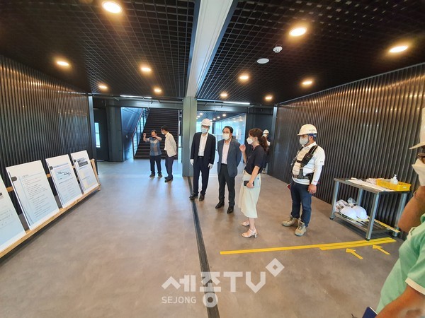 수왕초 모듈러 교실 건물 내부 홀 모습. (사진제공=세종시교육청)