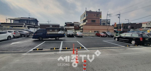 2020년 12월 전통시장 주차환경개선사업으로 도마큰시장 제1주차장 확장공사 준공(주차공간 43대에서 67대로 24면 증가)사진제공=서구청