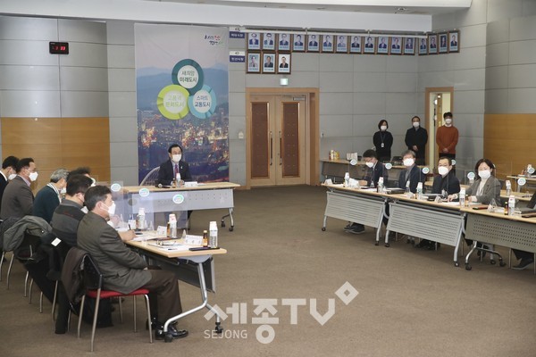 천안시가 23일 시청 대회의실에서 스마트 대중교통 종합대책 수립용역 착수보고회를 진행하고 있다.(사진제공=천안시청)