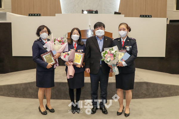 좌측부터 김남정, 정영민, 최창용 당진시의회 의장, 홍난희.(사진제공=당진시청)