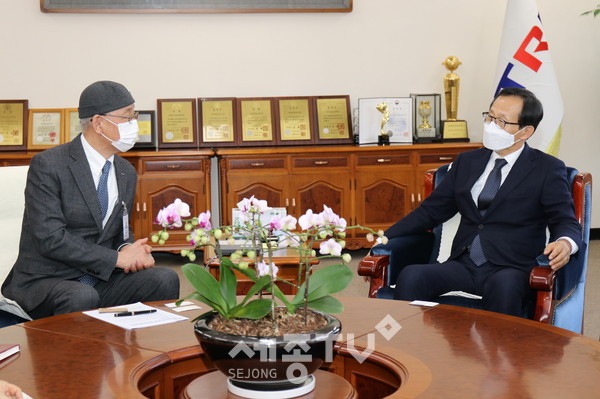 세종시설공단이 'ETRI와 스마트 관리 기술개발 협약체결'을 하였다.(사진제공=세종시설관리공단)