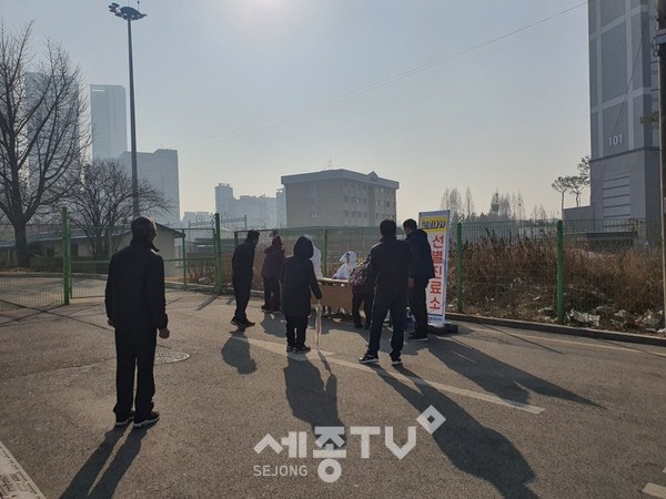 지난13일 천안시가 실시한 거리 노숙인 대상 코로나19 현장 방문 검사.(사진제공=천안시청)