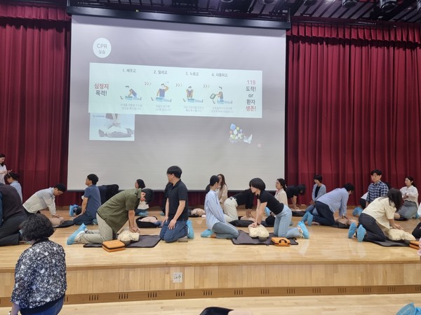 소중한 우리 아이들의 생명, 심폐소생술로 지켜요./사진제공=세종특별자치시교육청