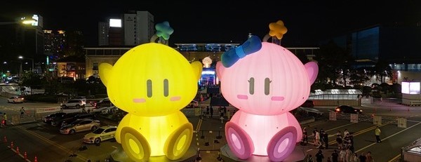 대전관광공사는 오는 9일부터 새롭게 개장한 대전 한화생명 볼파크에서 꿈돌이·꿈순이(사진) 대형 야간 조형물 전시를 시작한다.