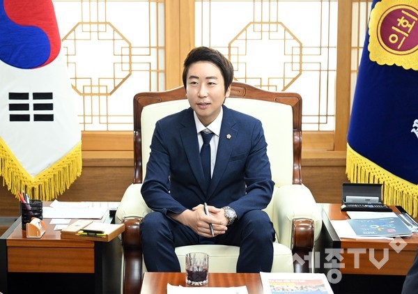 임채성세종특별자치시의회의장 인터뷰모습