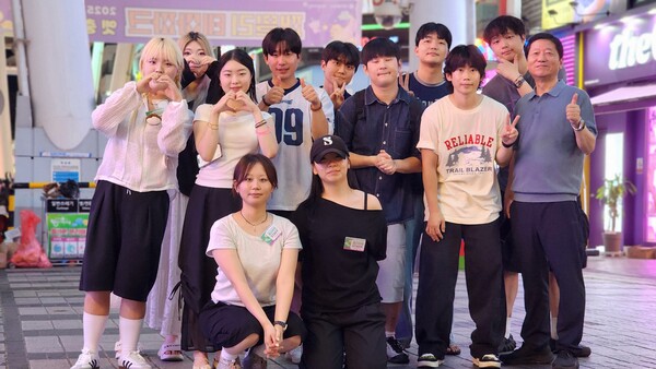 2025 대전 0시축제 플리마켓 진행 기념촬영 모습/사진제공=대전대