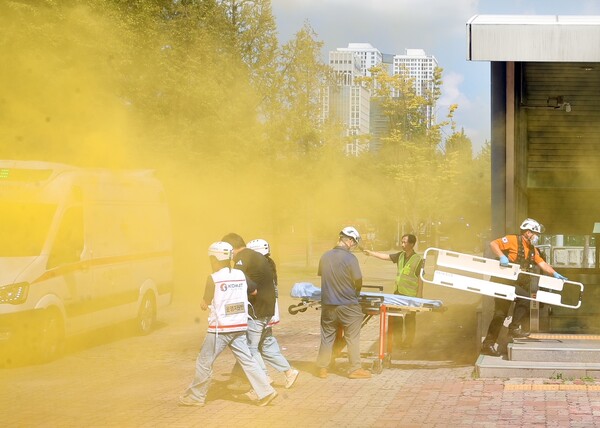 20일 정부청사역에서 진행된 테러 및 화재 대비 훈련 현장 모습/사진제공=대전 서구청