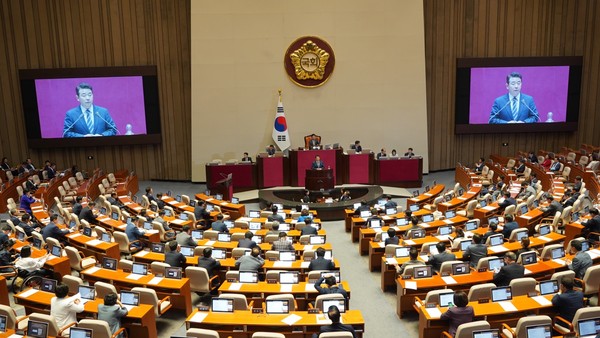 국회가 25일 여야 간에 치열하게 대립했던 ‘상법 2차 개정안’을 표결에 부쳐 가결시키고 있다./사진=세종TV DB