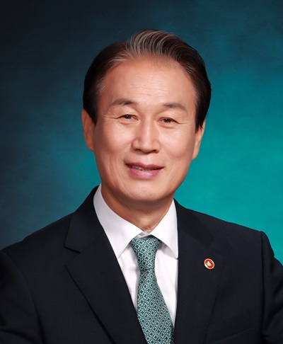 권오을 보훈부 장관/사진제공=국가보훈부