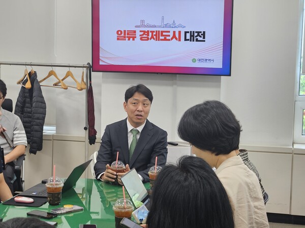 최성아 부시장이 기자들과 차담회를 하고 있다./세종TV=최정현 기자