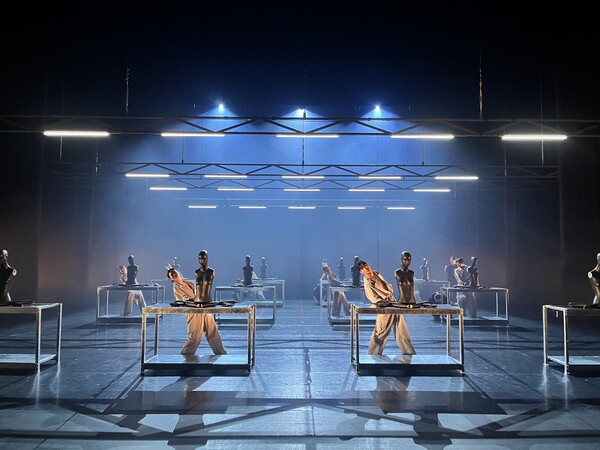 안다미로아트컴퍼니의 작품 '인간공장' 리허설 장면/사진제공=세종시청