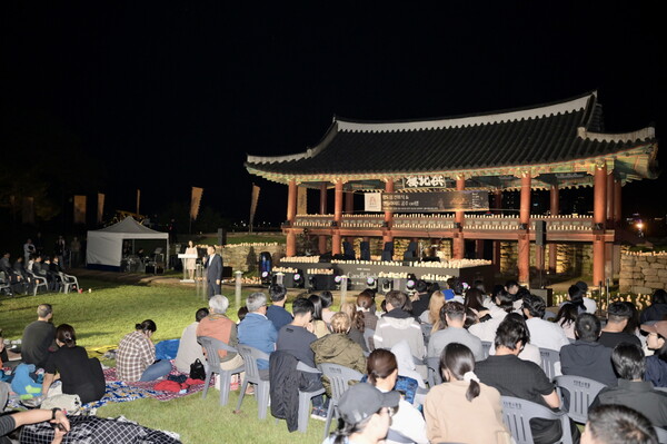 왕도심 선포식 캔들라이트 공연/사진제공=공주시 관광과