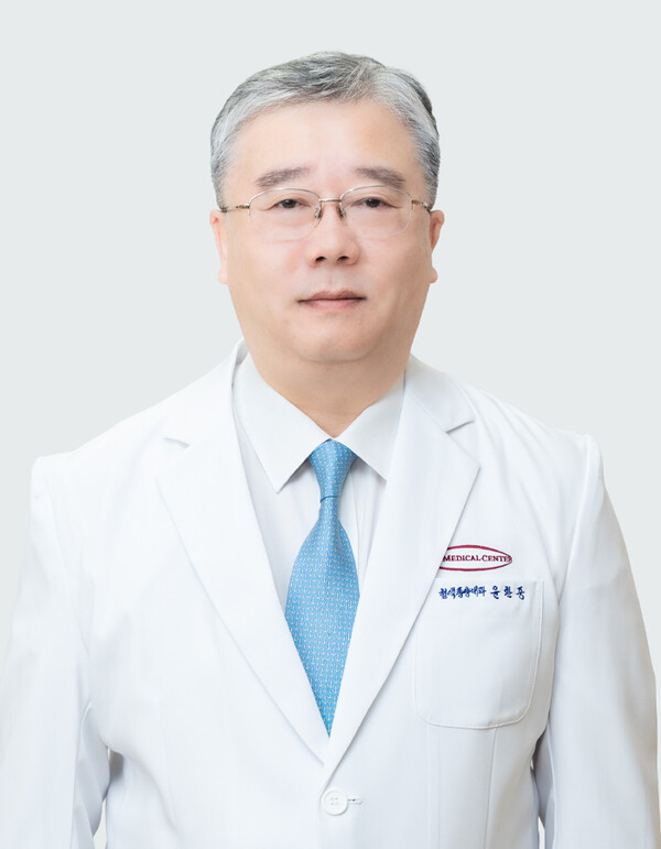 유성선병원 혈액종양내과 ‘암 진료 권위자’ 윤환중 교수/사진제공=대전 유성선병원