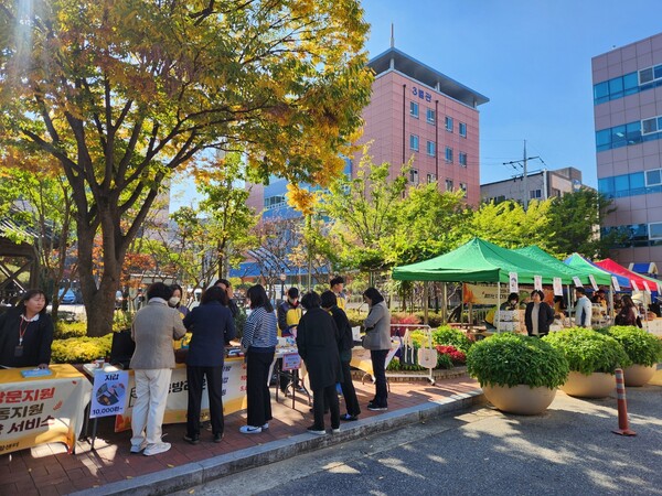 대전 중구, 지난해 '찾아가는 자활가게' 운영 모습/사진제공=대전중구청