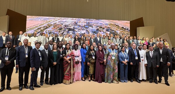 2025 아태도시정상회의 포럼에 참석한 시장단 기념촬영 모습/사진제공=대전시청