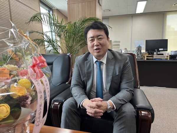 세종시의회 정의현 비서실장은 30일 의장비서실에서 세종TV와 인터뷰를 갖고 퇴임 소감을 밝혔다./사진=경수진 기자