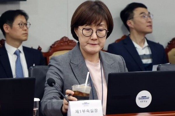 국회 운영위는 6일 대통령비서실에 대한 국정감사에서 여야가 김현지 제1부속실장의 출석 문제를 놓고 이견을 보이다 파행됐다. (사진=김현지 실장 블로그 캡처)