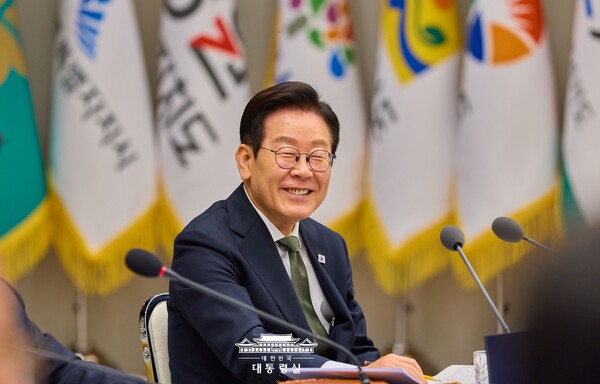 이재명 대통령의 국정 지지율이 2주 전에 비해 5%p가 올라 61%를 기록한 것으로 조사됐다. /사진은 12일 전국 시장·군수·구청장 국정 설명회 모습. (사진=대통령실)