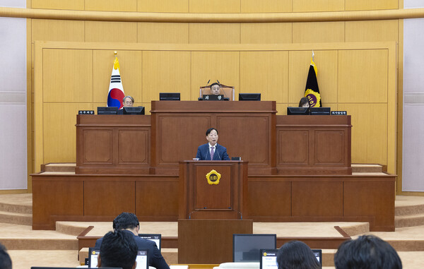 설동호 대전시교육감이 19일 대전시의회에서 시정연설을 통해 ‘대전교육 성과와 2026년도 5대 정책방향’을 발표하고 있다./사진제공=대전시교육청