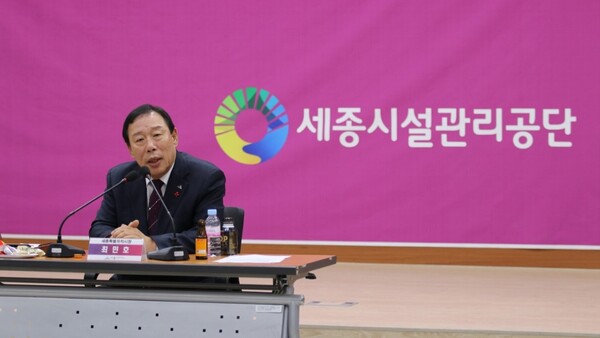 최민호 세종특별자치시장이 충청권 돔 경기장 건설에 관한 의견을 말하고 있다. (사진 세종특별자치시 제공)