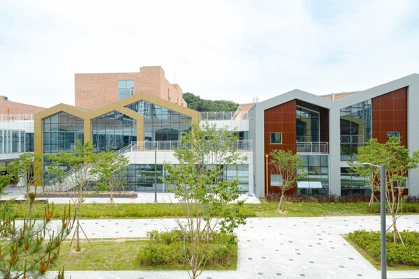 산울초·중학교 건물 외관 (사진 산울초·중학교 제공)