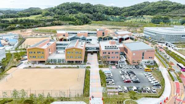 산울초·중학교 전경 (사진 산울초·중학교 제공)